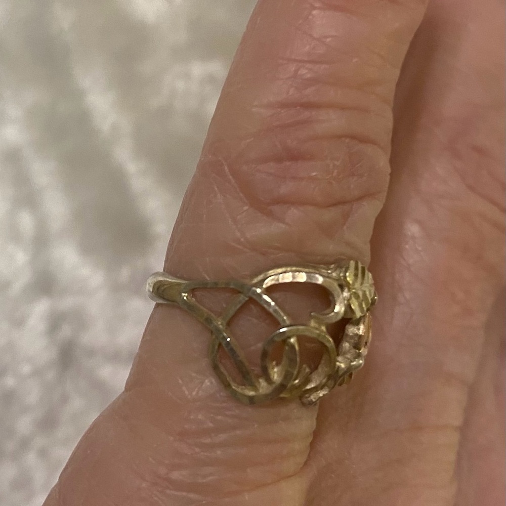 🍀Black Hills Gold Ring - Picture 4 of 7